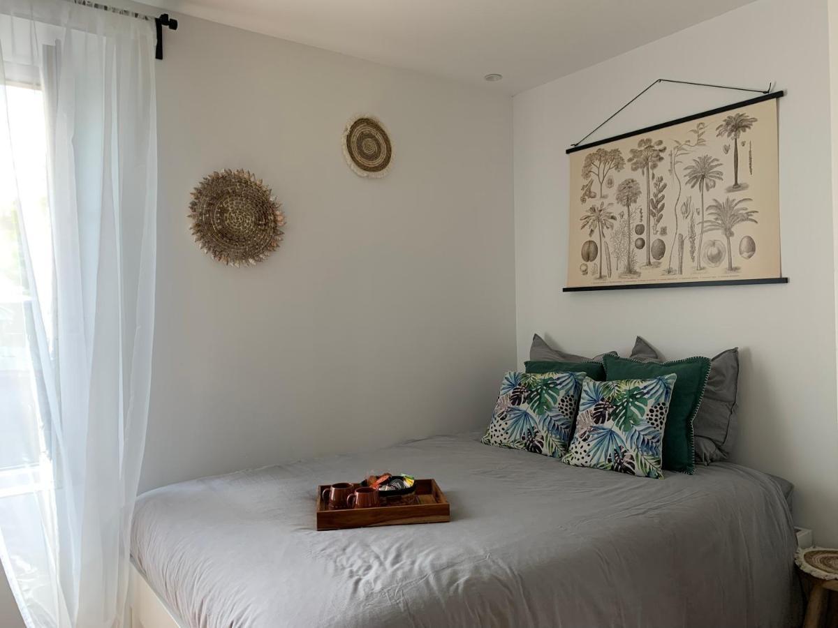 Le Petit Bali - Studio - Wifi - Parking - Coeur De Ville Pont-lʼAbbé Dış mekan fotoğraf
